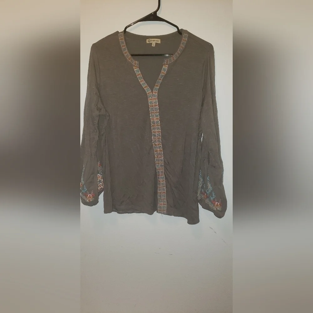 Democracy Large Long Sleeve Embroidered Top - Picture 7 of 8